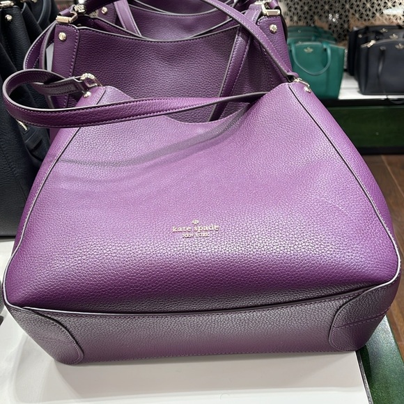 Kate Spade Leila Medium Triple Compartment Shoulder Bag
Ripe Plum
NWT - Picture 16 of 16
